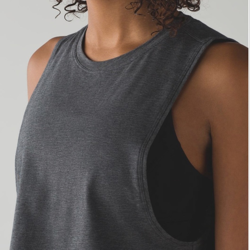 Lululemon muscle love crop top.